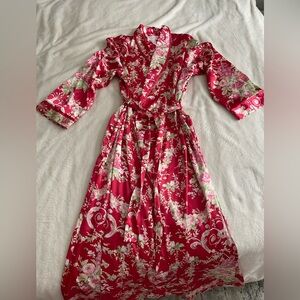 Oscar de la Renta Red Floral Kimono Robe
